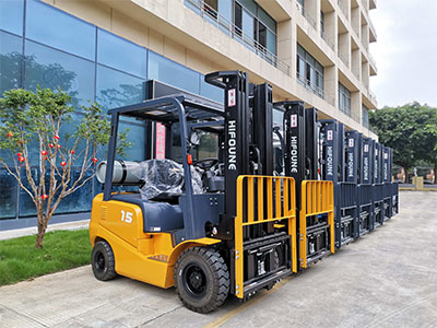 What are the features of LP gas forklift products?