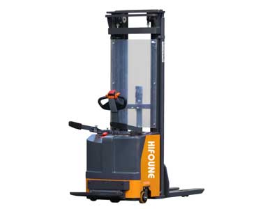 How to choose the right reach truck for your material handling?
